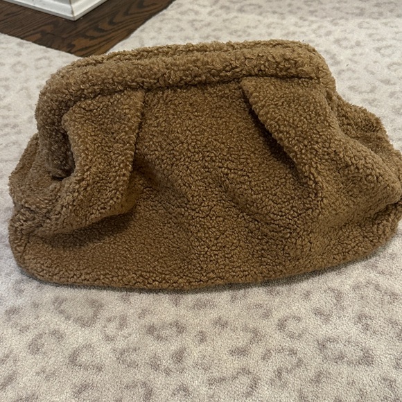 Mango shearling dumpling clutch - Picture 1 of 5